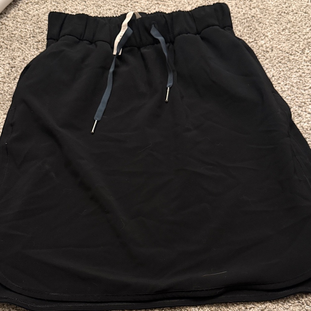Lululemon size 4 skirt. Black